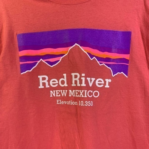 GILDAN Red River New Mexico Short Sleeve Graphic‎ T-Shirt - Picture 2 of 8